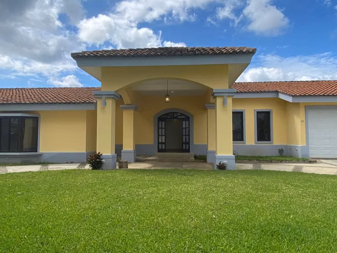 Casa Grande en Renta con Piscina en Las Colinas – Managua - Imagen 3