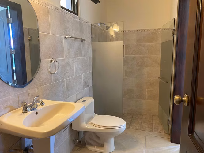 Casa Grande en Renta con Piscina en Las Colinas – Managua - Imagen 14