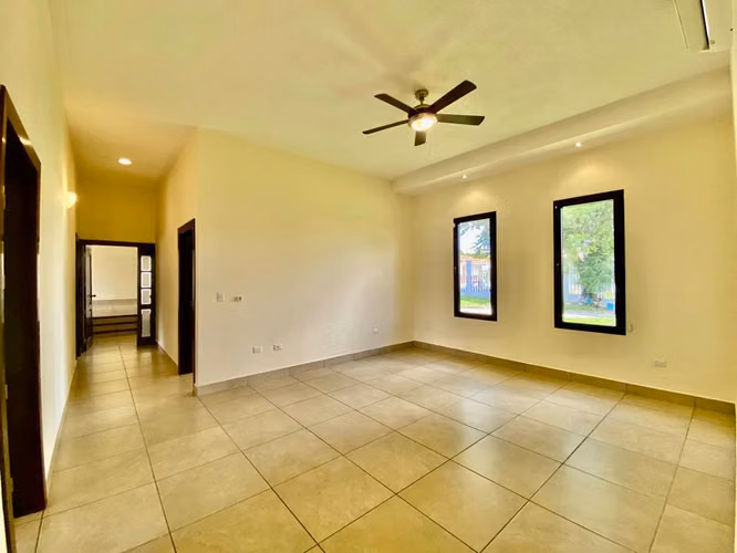 Casa Grande en Renta con Piscina en Las Colinas – Managua - Imagen 19