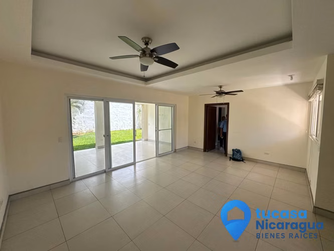 Casa en Renta en Santo Domingo – Condominio Privado con Piscina - Imagen 3