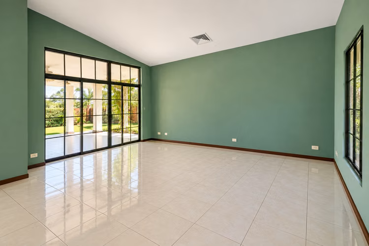 Casa Grande en Renta – 5 Habitaciones cerca de la Universidad Americana - Imagen 8