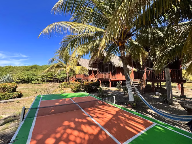 Eco Beachfront Hostel with Horseback Riding, Yoga   Solar Energy   Poneloya - Imagen 4