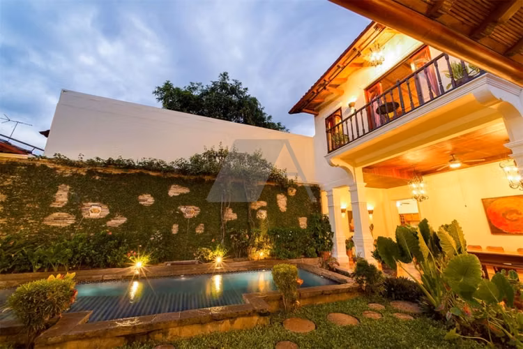 250 year old Colonial home, great Income property - Imagen 2