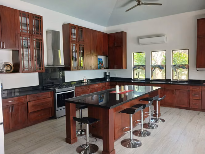 Vendo Casa de Lujo en el Corazón de Diriamba - Imagen 7
