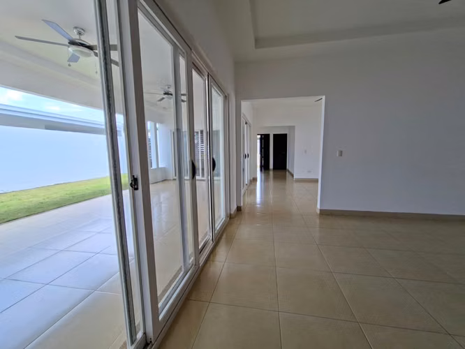 CASA EN VENTA | CAMINO LAS COLINAS,  RESIDENCIAL DONATELLO MANAGUA - Imagen 12