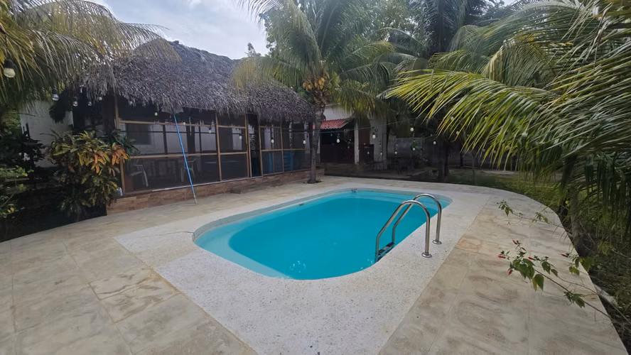 Casa de playa en venta, a 2 cuadras de la playa, Quizala