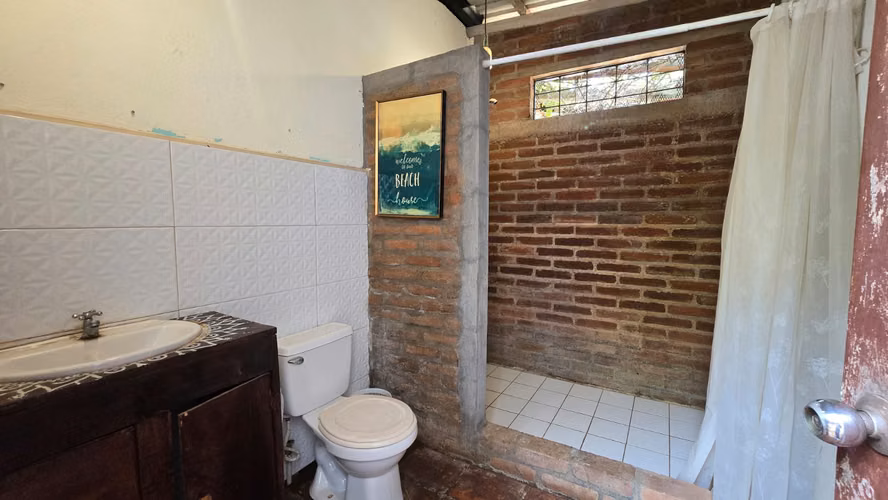 Casa de playa en venta, a 2 cuadras de la playa, Quizala