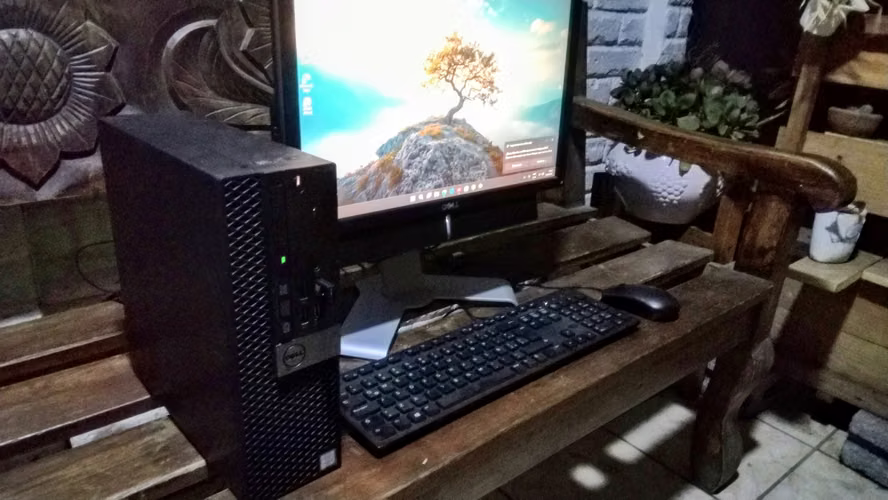 Dell Optiplex 3040 SFF, i5-6ta., Ram 8GB, SSD 120GB + HDD 500GB, Wifi, Soundbar, Mon. 19... 