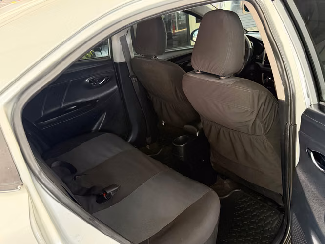 TOYOTA YARIS AÑO 2015 - Imagen 7