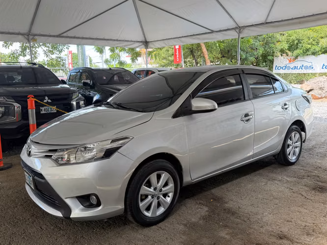 TOYOTA YARIS AÑO 2015 - Imagen 2