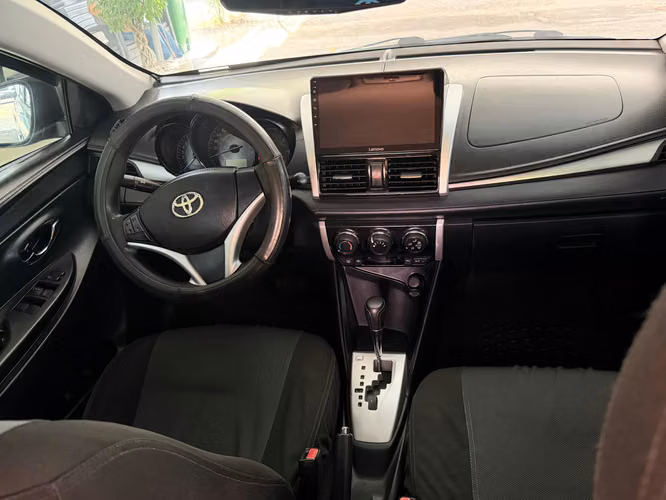 TOYOTA YARIS AÑO 2015 - Imagen 5