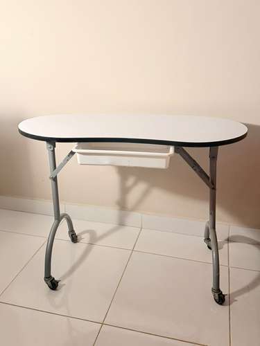 Mesa para hacer uñas