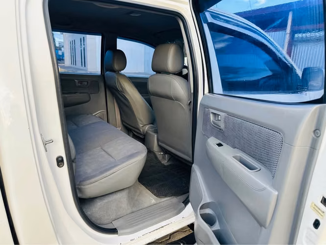 Toyota Hilux - Imagen 4