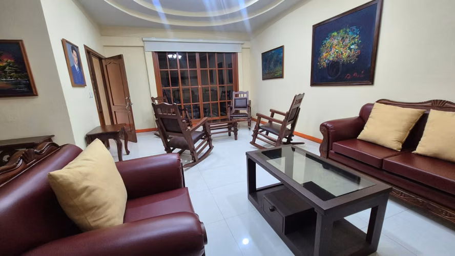  ¡Amplia casa en venta en Linda Vista! - Imagen 6