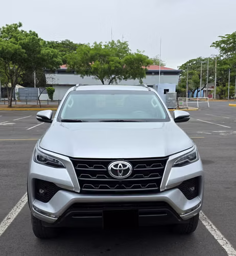 TOYOTA FORTUNER 2022