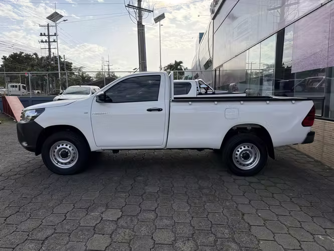 Hilux 2027 - 1Cabina 4x4 NUEVA DE PAQUETE