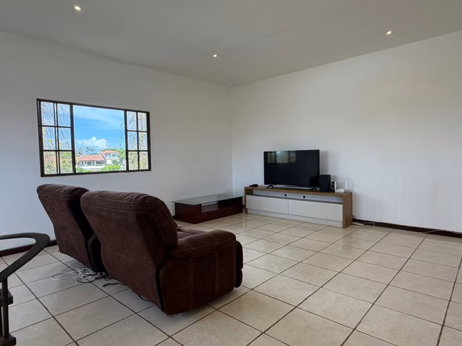 AG. SE VENDE CASA EN RESIDENCIAL ALTOS DE LAS CUMBRES  - Imagen 9