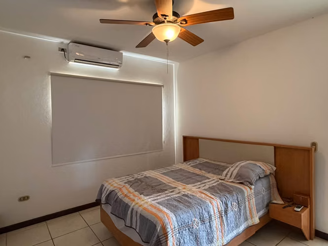 AG. SE VENDE CASA EN RESIDENCIAL ALTOS DE LAS CUMBRES  - Imagen 4