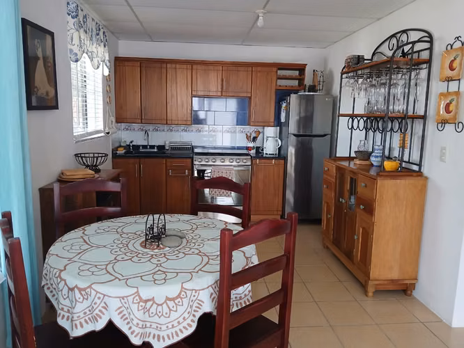 AG. SE VENDE CASA AMUEBLADA EN GRANADA