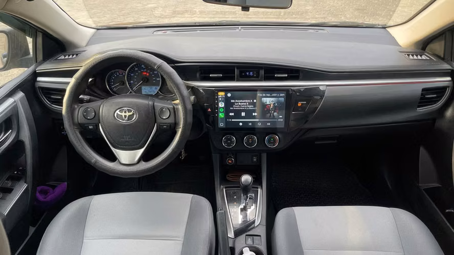  Toyota Corolla 2015 – Impecable y listo para traspaso 