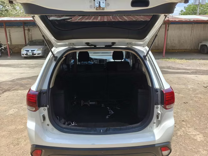 Camioneta Mitsubishi outlander año 2017 