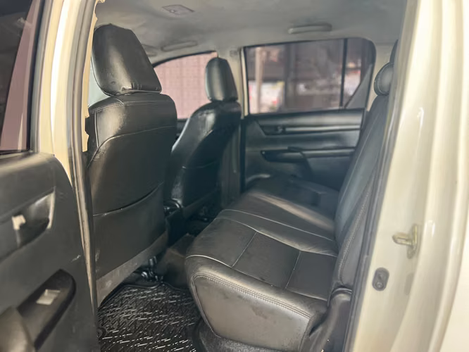 TOYOTA HILUX AÑO 2023 - Imagen 6