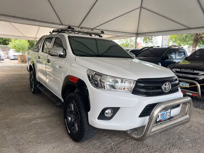 TOYOTA HILUX AÑO 2023 - Imagen 2