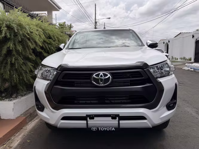 TOYOTA HILUX AUTOMÁTICA 