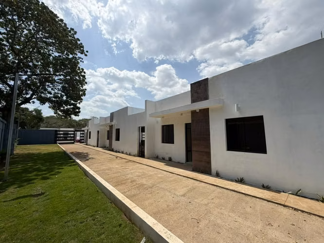 CONJUNTO DE 2 APARTAMENTOS EN VENTA | COLINAS DE SANTA CRUZ $160,000 - Imagen 2