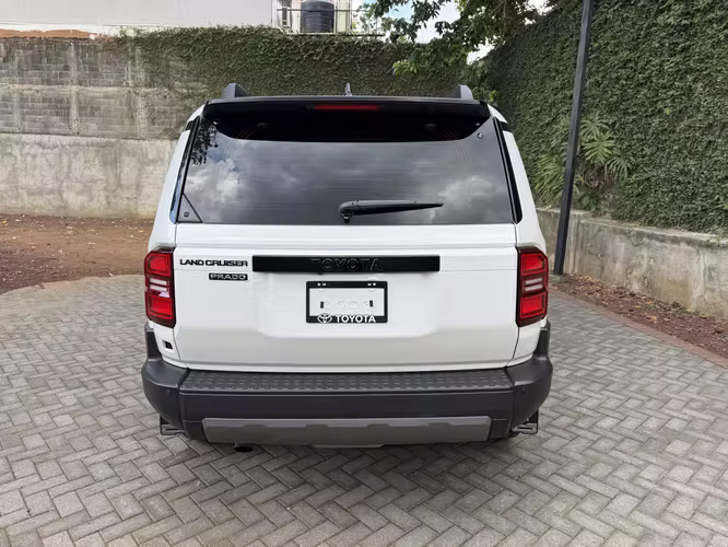 PRADO ADVENTURE - 2027 NUEVA