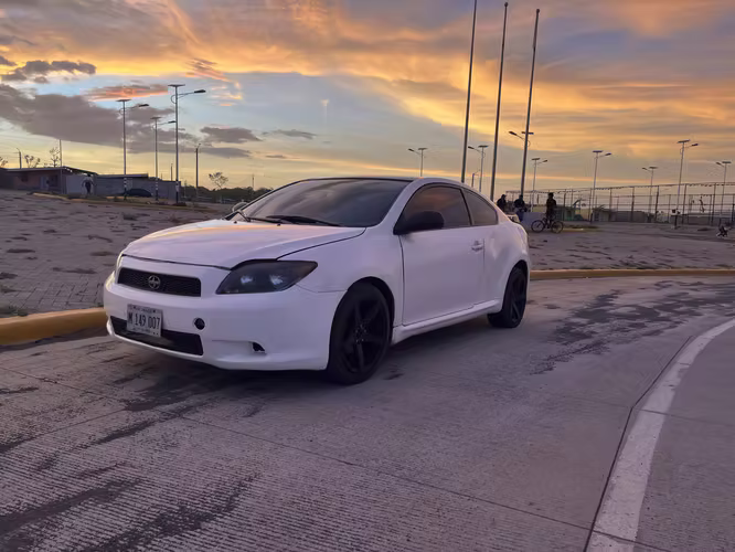 Vendo mi Toyota Scion tC 2006 — 2.4 Automático - $4,900