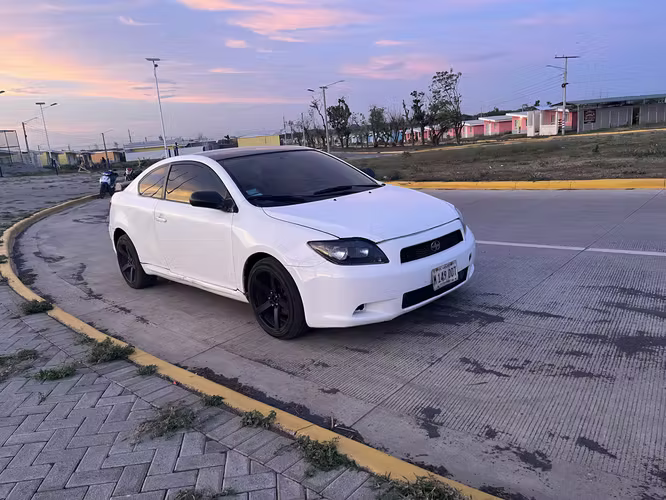Vendo mi Toyota Scion tC 2006 — 2.4 Automático - $4,900 - Imagen 7
