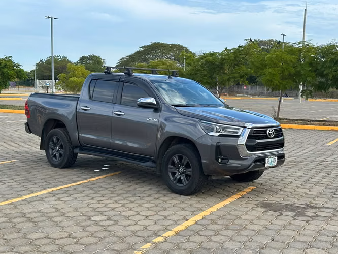 Toyota Hilux SRV 2022