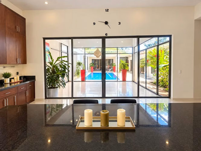 Bella y moderna casa con piscina en venta en Diriamba, Carazo - Imagen 9