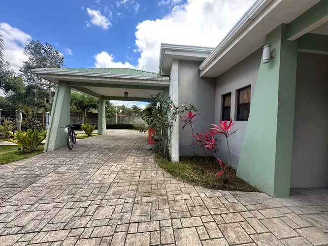 Bella y moderna casa con piscina en venta en Diriamba, Carazo - Imagen 4