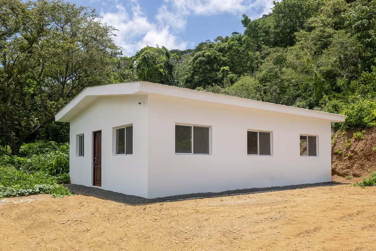 Starter Home near Playa Yankee in San Juan del Sur, Nicaragua  - Imagen 1