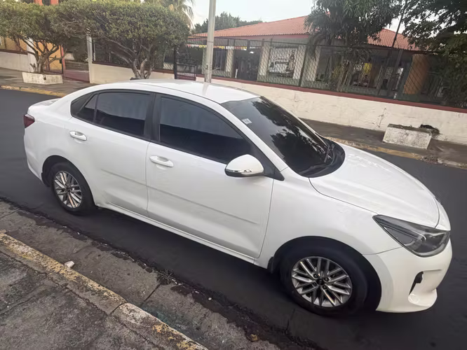 VENDO KIA RIO 2020 - Imagen 2