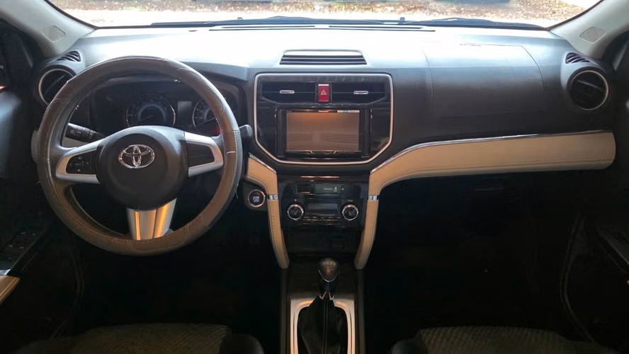 Toyota Rush año 2023  - Imagen 8