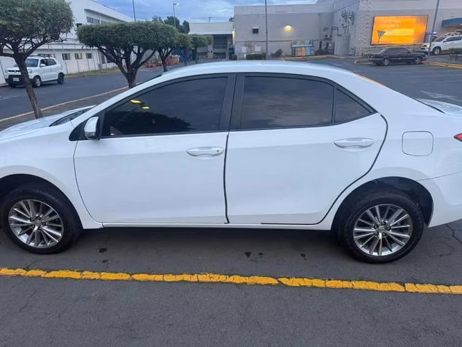 Toyota Corolla - Imagen 6