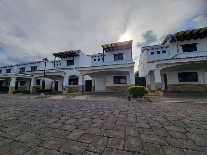 CASA EN RENTA | EL CORTIJO DE LA SIERRA – CARRETERA A MASAYA - Imagen 9