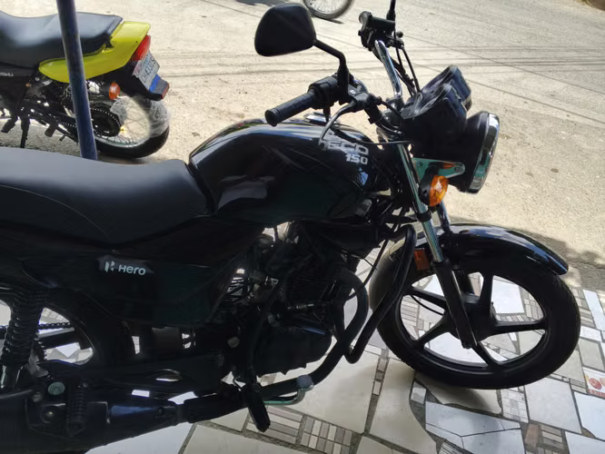 Vendo motocicleta HERO ECO 150 año 2023 muy bien cuidada  - Imagen 6