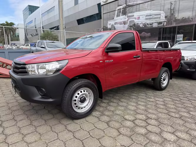 NUEVA DE PAQUETE - Toyota Hilux 1Cabina 4x4 