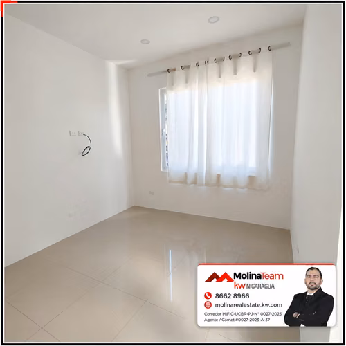 Casa Moderna con Amplio Terreno en Residencial Versalles – US$165,000