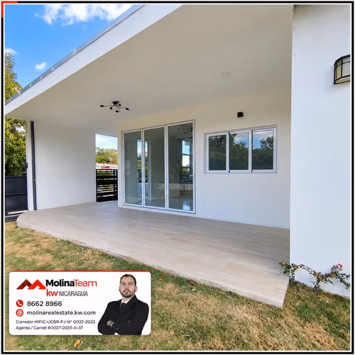 Casa Moderna con Amplio Terreno en Residencial Versalles – US$165,000