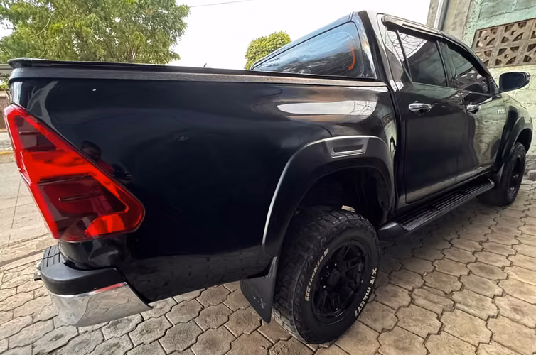 CAMIONETA HILUX SRV 2017 3.0L - Imagen 11