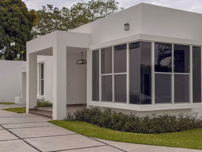 Residencia de 4 habitaciones con piscina en Jardines de Santo Domingo - Imagen 7