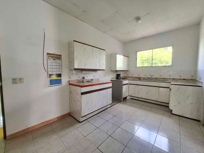   Venta, casa con amplio terreno en Carretera Sur   - Imagen 2