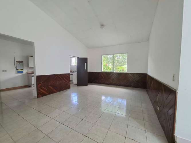   Venta, casa con amplio terreno en Carretera Sur   - Imagen 3