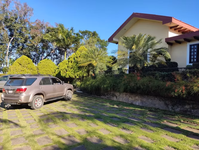 For Sale or Rent: Beautiful House on the Old Road to León.  - Imagen 8