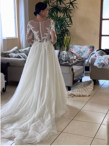 Delicado vestido linea A de novia 